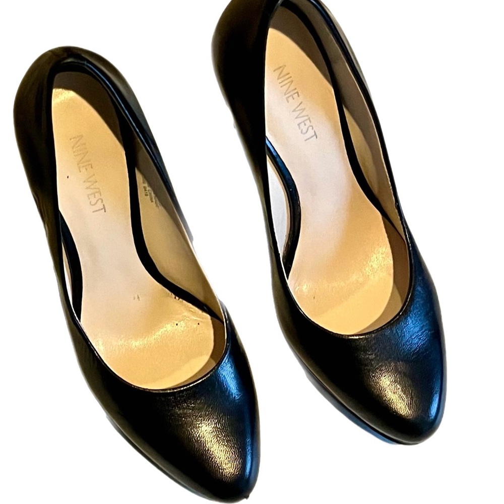 Nine West black leather high heel size 7